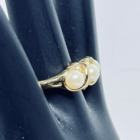 Vintage Gold Tone Ring With Faux Pearls & Rhinestones (R388) - Picture 3 of 6